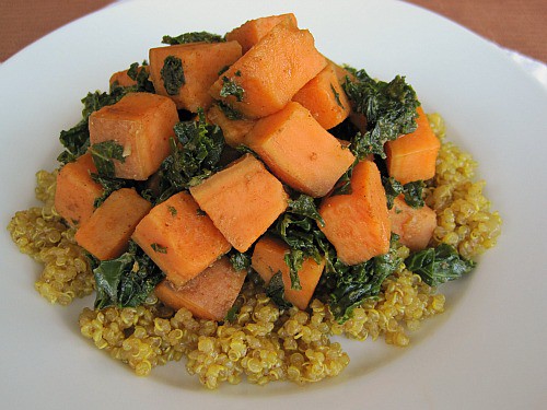 quinoa con camote y kale