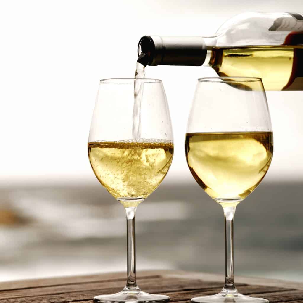 beneficios del vino blanco