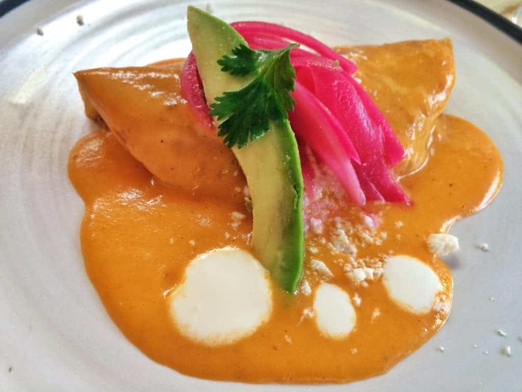 Enchiladas rellenas de cazón y salsa roja, Restaurante Axiote, Playa del Carmen, Quintana Roo