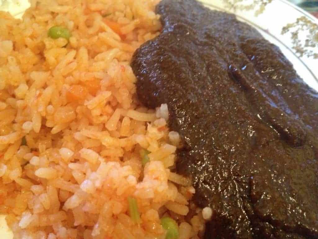 Mole negro con Arroz a la mexicana, gastronomía mexicana