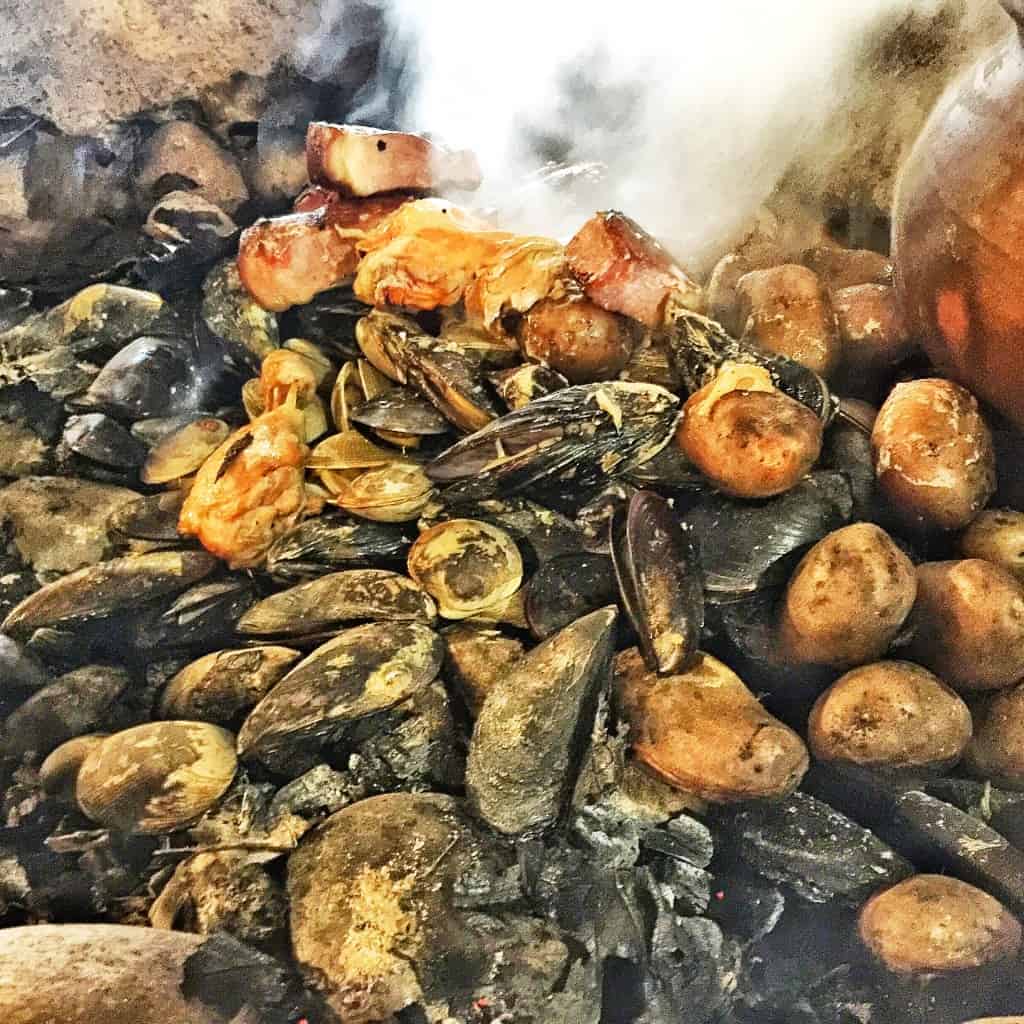 Ingredientes del Curanto, Isla de Chiloé, Chile. Los Sabores de México ©