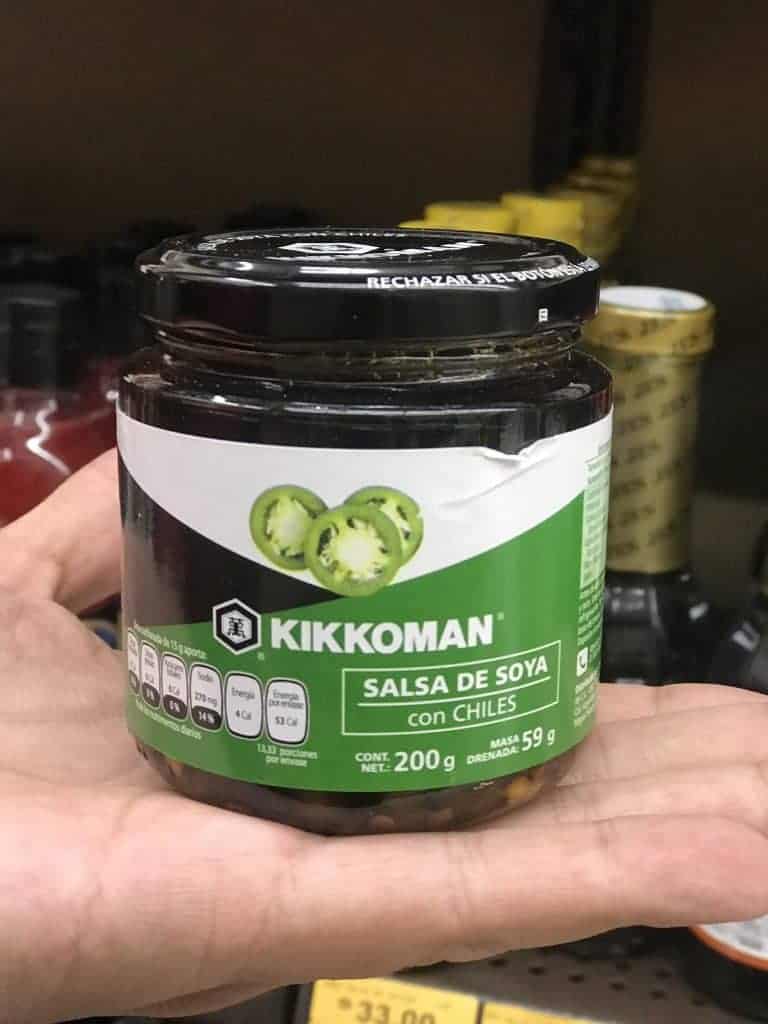 Kikkoman Salsa de Soya con chiles